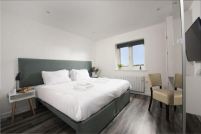 Kenidjack, Double Room with Breakfast, Cape Cornwall Club